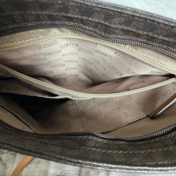 Michael Kors Crossbody - Picture 8 of 10